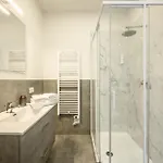College Apartament