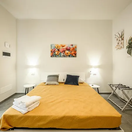 College Apartment *