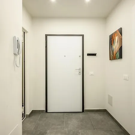 Apartment College *