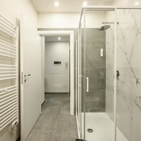 College Apartment *