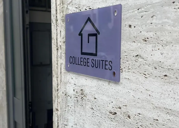 College شقة ساسْوولو