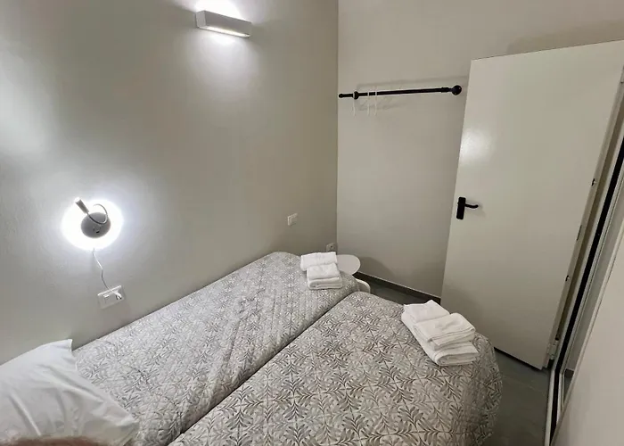 College * ساسْوولو